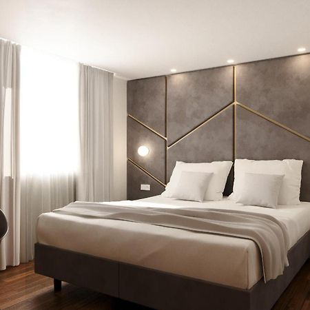 Home At Rome Luxury Navona Suites Ngoại thất bức ảnh